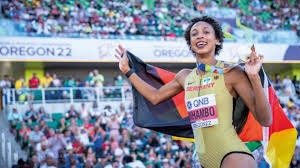 斗地主策略的攻守平衡（斗地主战术中的攻防均衡）